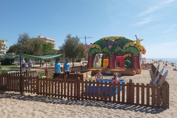 MINI BEACH CLUB (Parc Infantil de la Platja dels Pescadors)