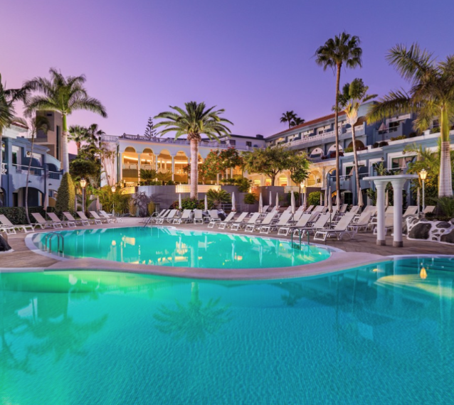 Adrián Hoteles Colon Guanahani