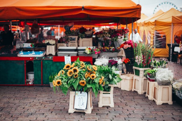 Shops - Markets